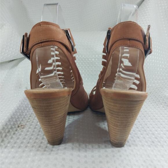 VINCE CAMUTO! FAWN BEIGE/TAN VEGAN SUEDE LEATHER LADDER FRONT HEELS! SZ 10M - Picture 8 of 11